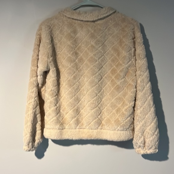 Like new! Fluffy Sweater - No Boundaries - Picture 2 of 4